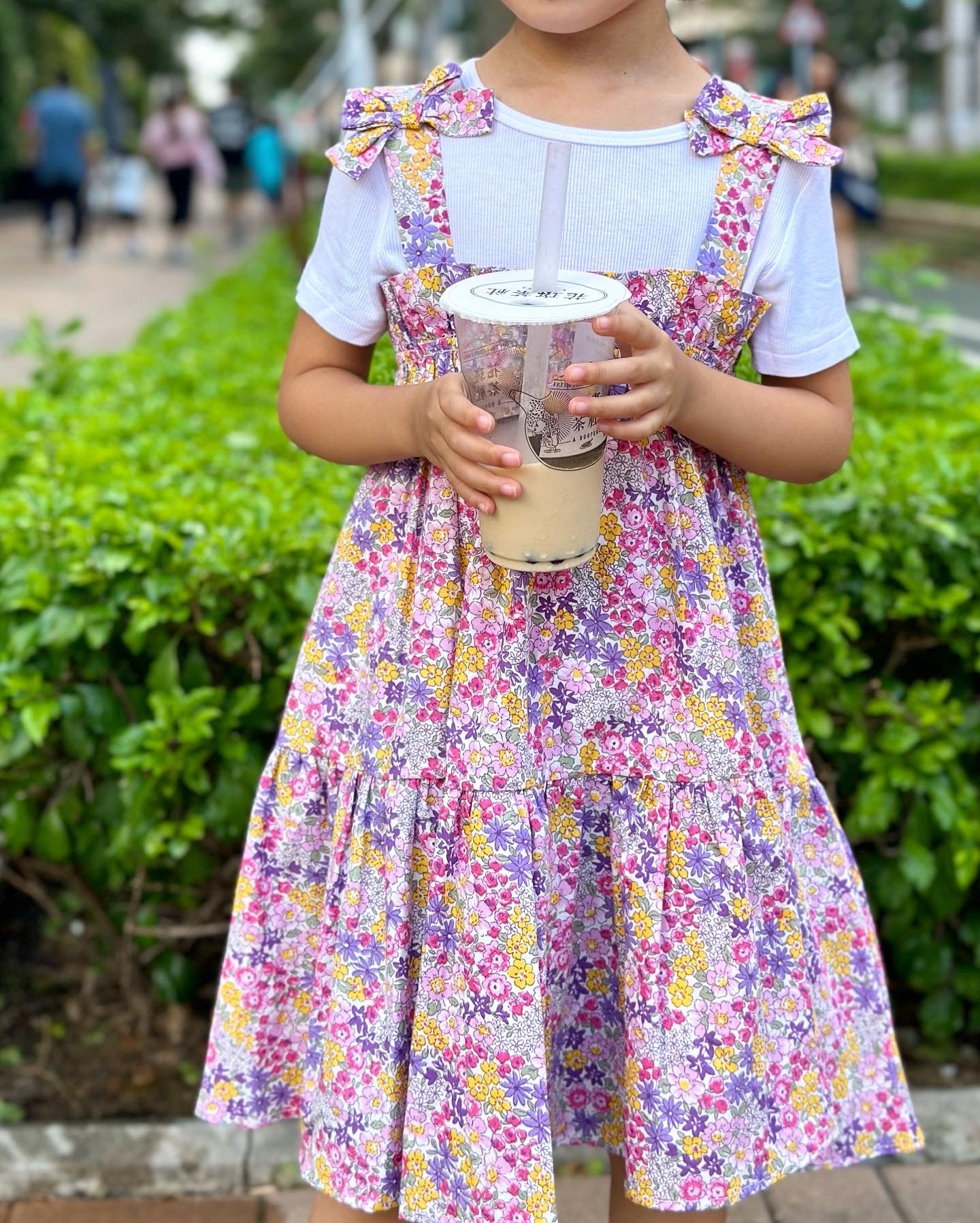 蝴蝶結吊帶傘裙子Floral Printed Long Dress with Hand-tied Bow